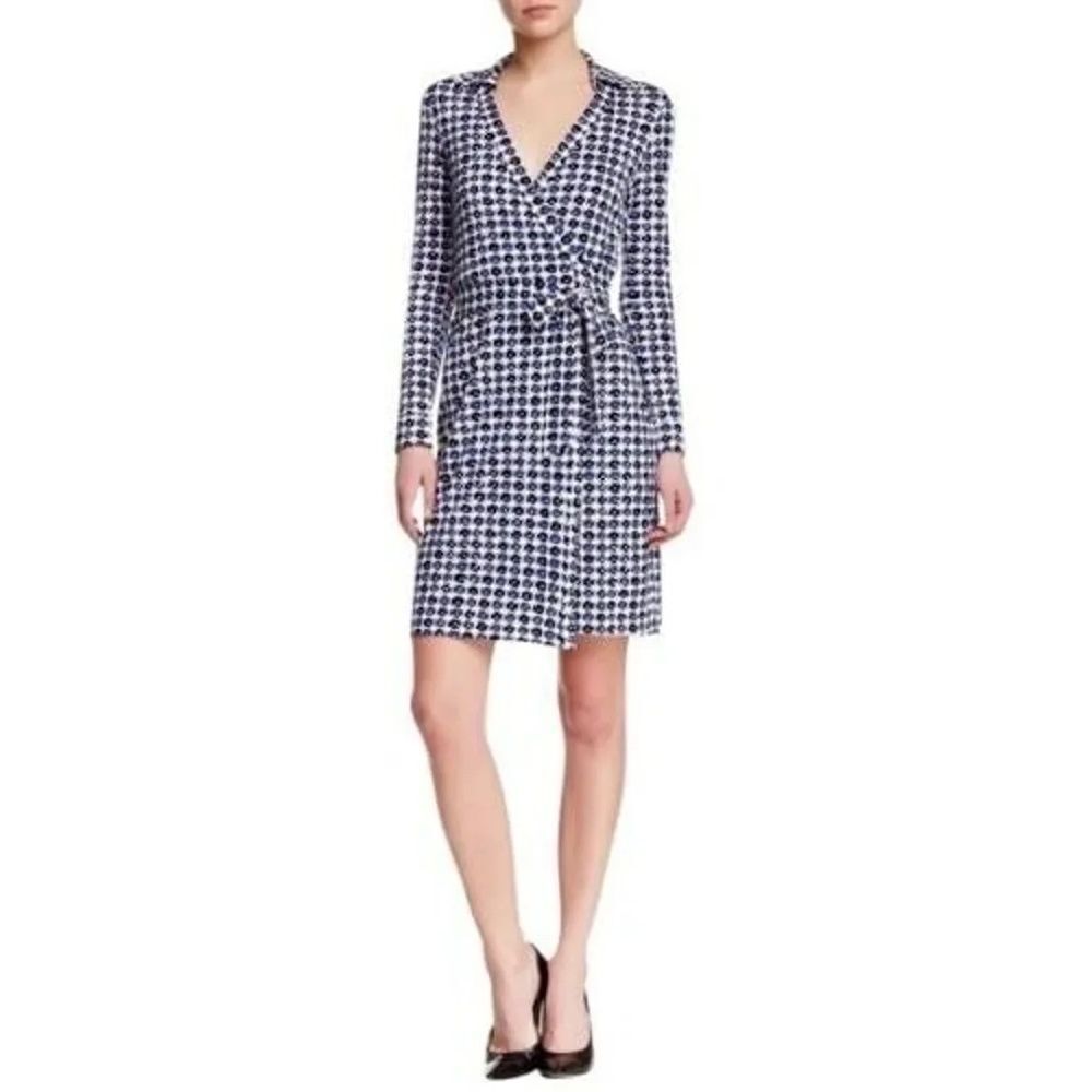 Diane von Furstenberg Wrap Dress Size 8 - Picture 2 of 6